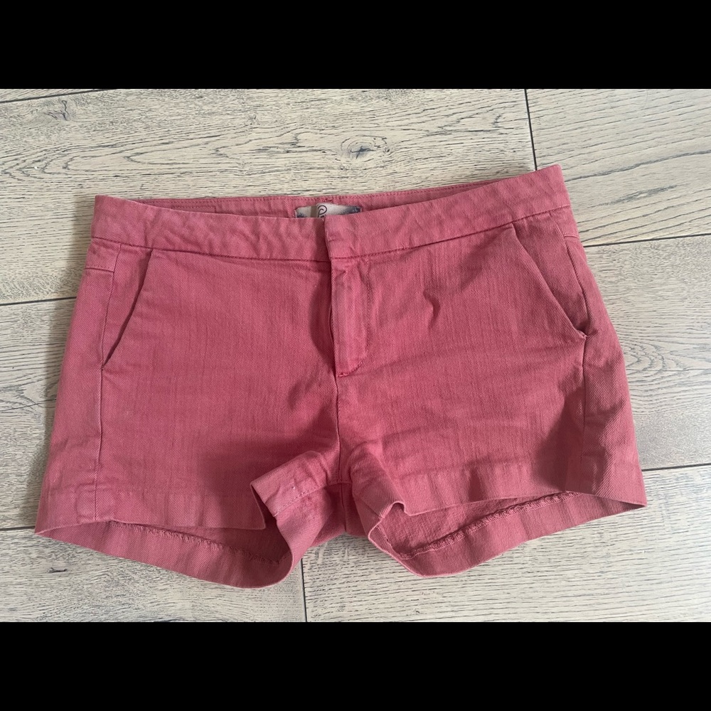 Paige shorts in a rust color perfect for summer in a stretchy twill cotton.